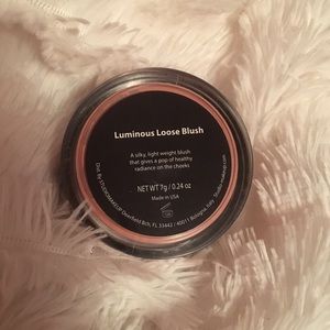 Luminous Loose Blush